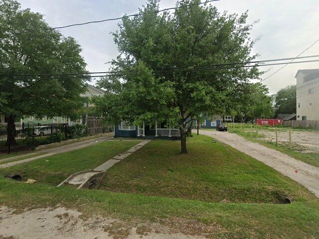 House image located at Davenport, IA 52804