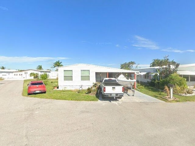 House image located at North Fort Myers, FL 33917