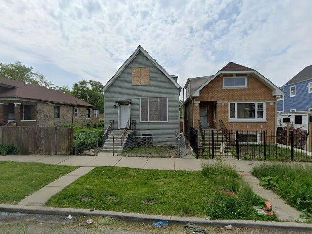 House image located at Chicago, IL 60644