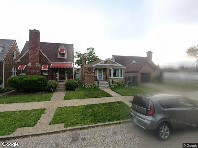 House image located at Chicago, IL 60628