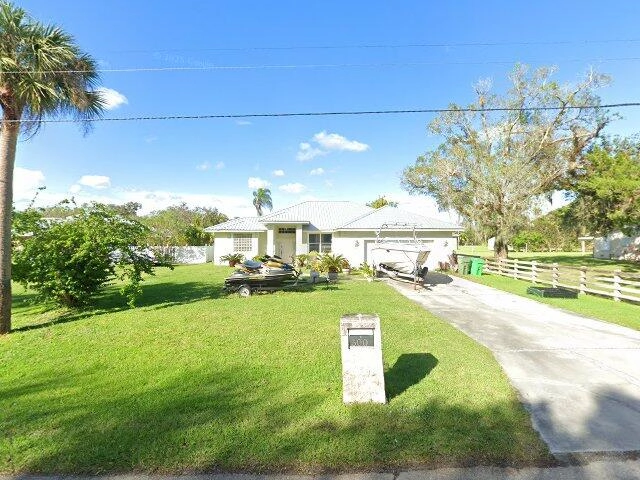 House image located at Labelle, FL 33935