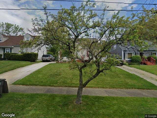 House image located at Akron, OH 44306