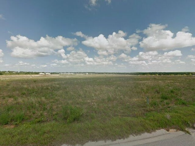 House image located at Dundee, FL 33838