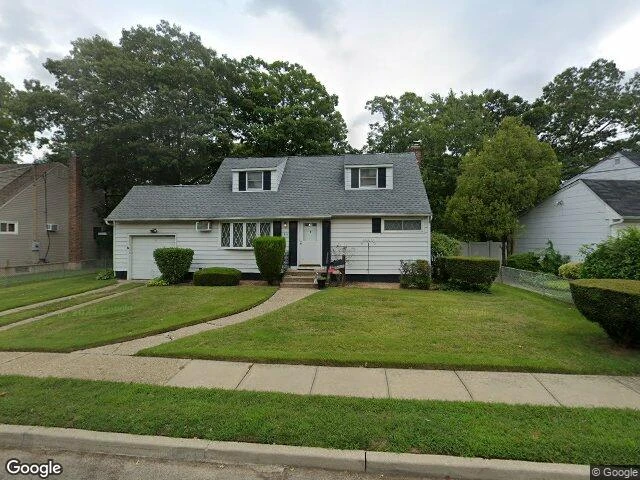 House image located at Massapequa Park, NY 11762