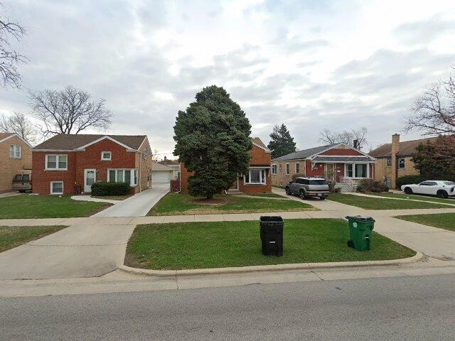 House image located at Broadview, IL 60155