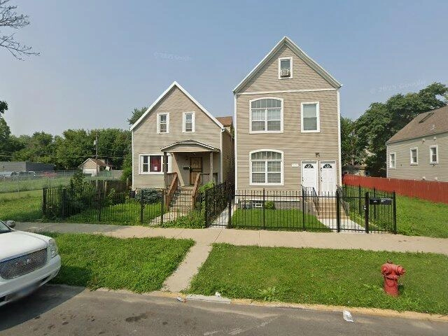 House image located at Chicago, IL 60609