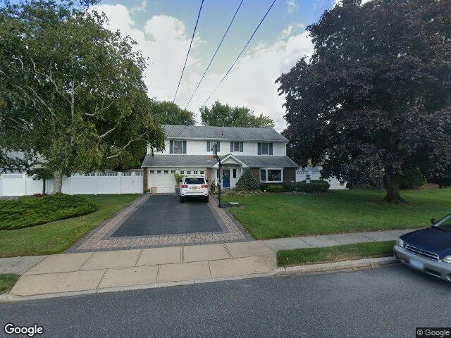 House image located at West Islip, NY 11795