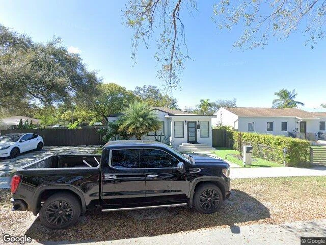 House image located at Miami, FL 33166