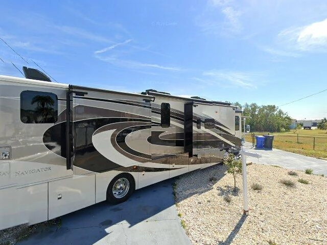 House image located at Ruskin, FL 33570