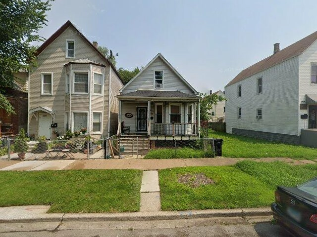 House image located at Chicago, IL 60609
