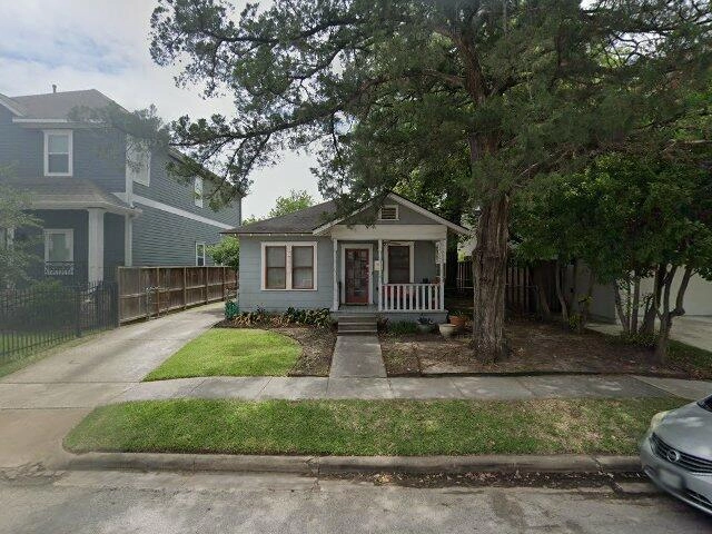 House image located at Houston, TX 77009