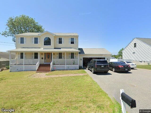 House image located at Somerset, MA 02726