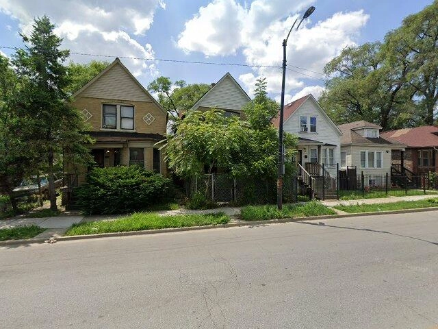 House image located at Davenport, IA 52806