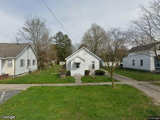 House image located at Merrill, MI 48637