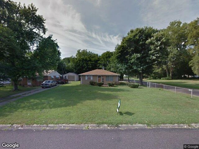 House image located at Peoria, IL 61605