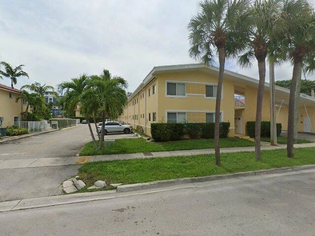 House image located at Miami, FL 33162