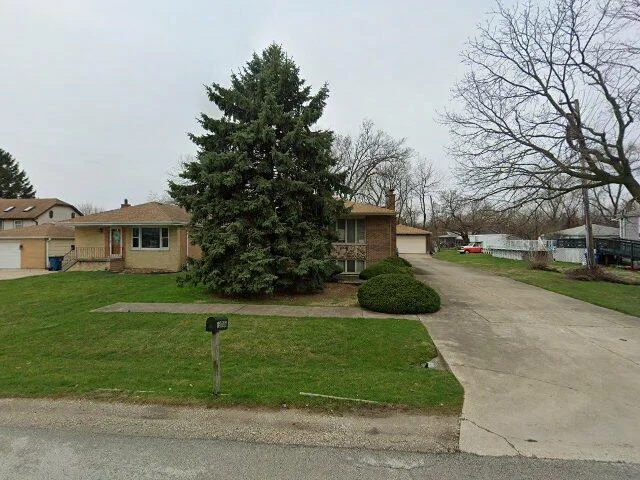 House image located at Alsip, IL 60803