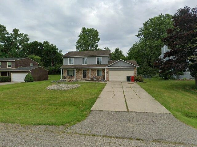 House image located at West Bloomfield, MI 48324