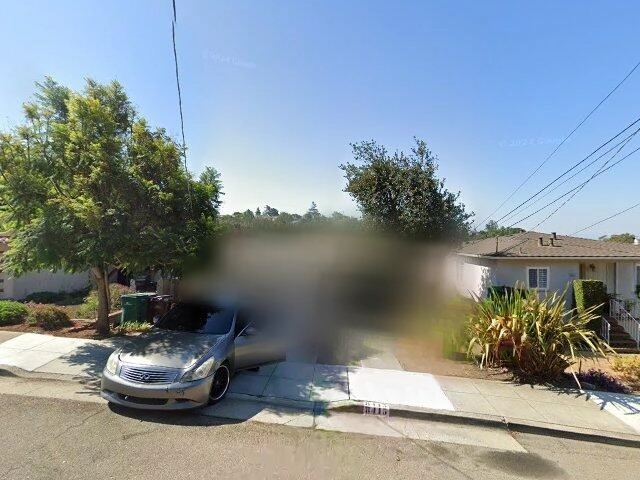 House image located at Oakland, CA 94605