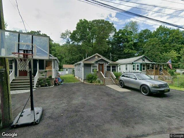 House image located at Oakland, NJ 07436