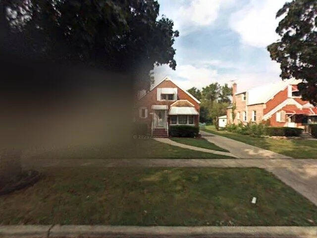 House image located at Broadview, IL 60155