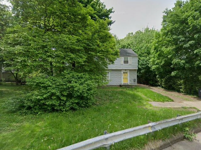 House image located at Akron, OH 44320