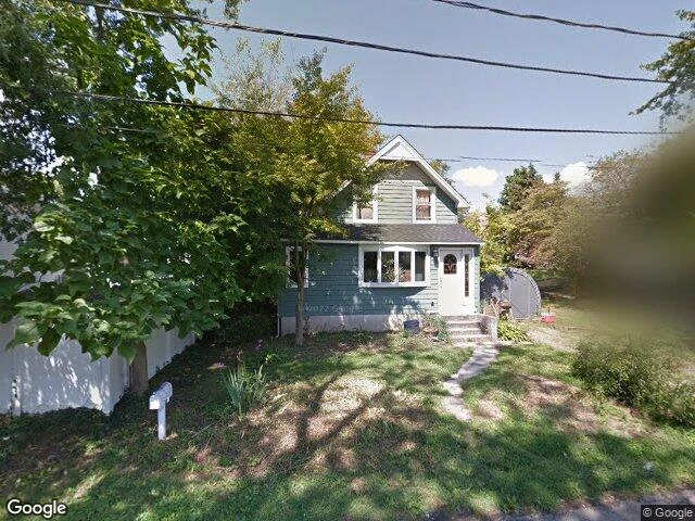 House image located at West Islip, NY 11795
