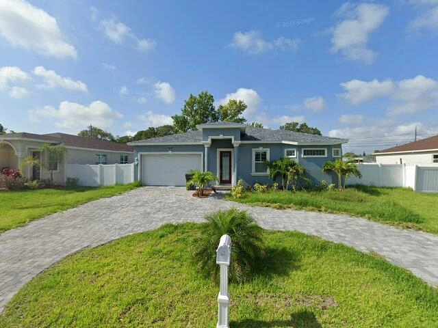 House image located at Saint Petersburg, FL 33714