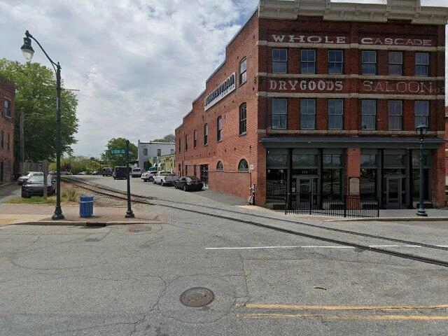 House image located at Nappanee, IN 46550