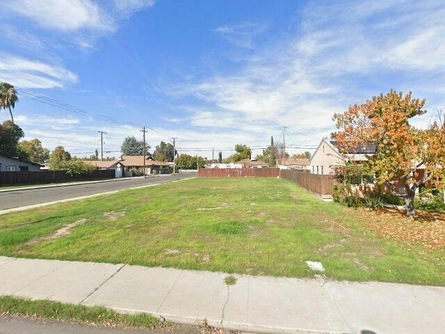 House image located at Fresno, CA 93704