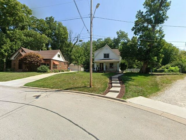 House image located at Moline, IL 61265