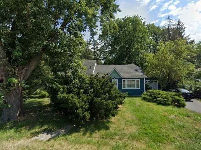 House image located at Round Lake, IL 60073