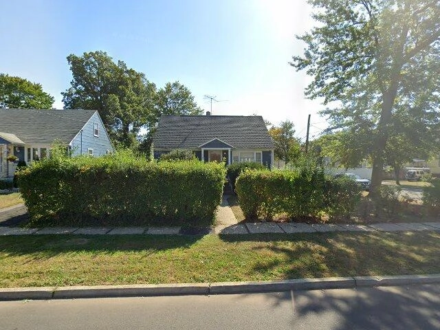 House image located at Roselle, NJ 07203