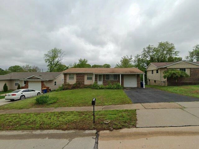 House image located at Saint Louis, MO 63114