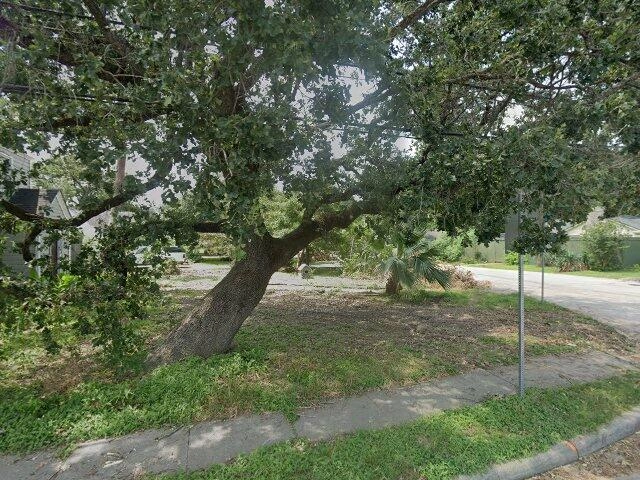 House image located at Oakland, CA 94609