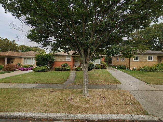House image located at Oak Park, MI 48237