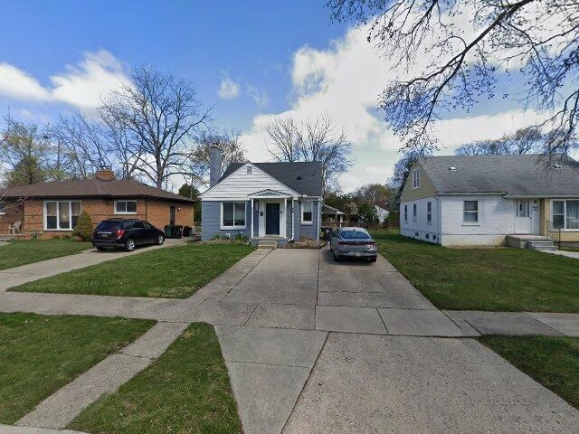 House image located at Oak Park, MI 48237
