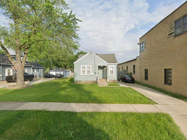 House image located at Aurora, IL 60506