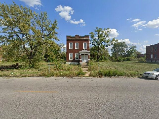 House image located at Saint Louis, MO 63107