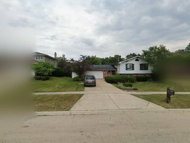 House image located at Willowbrook, IL 60527