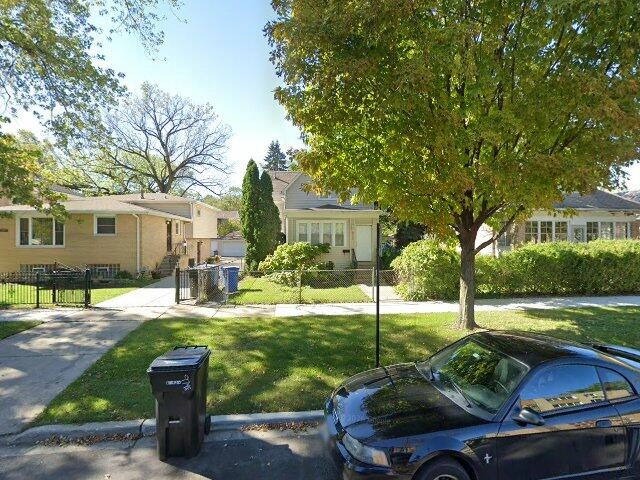 House image located at Chicago, IL 60643