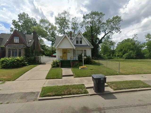 House image located at Detroit, MI 48227