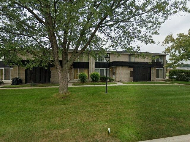House image located at Warren, MI 48093