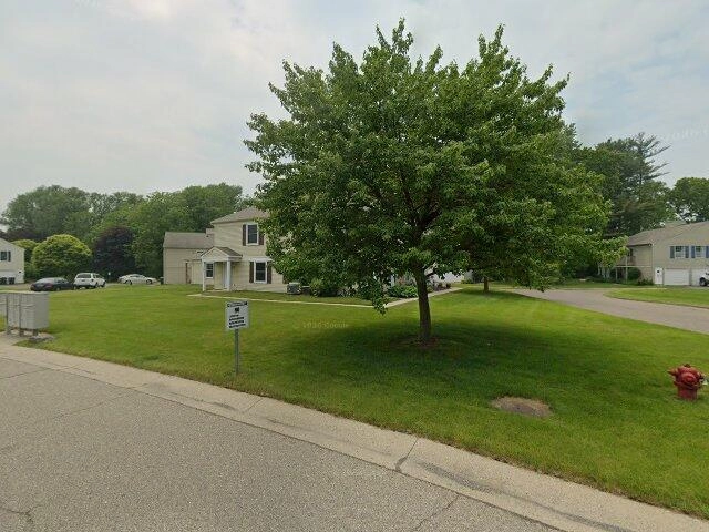 House image located at Lake Orion, MI 48360