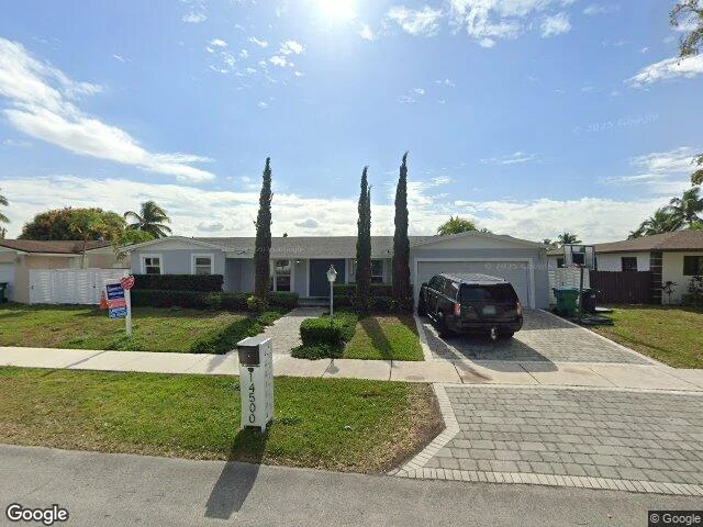 House image located at Miami, FL 33183