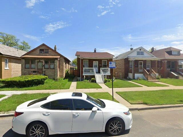 House image located at Chicago, IL 60634