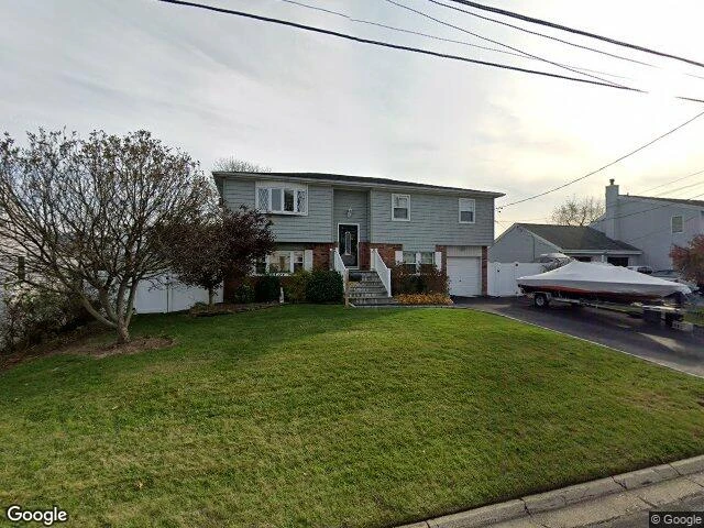 House image located at Lindenhurst, NY 11757