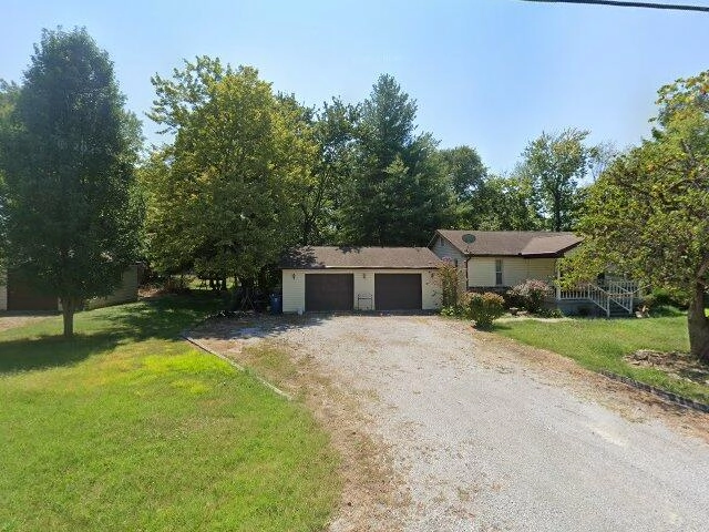 House image located at Benton, IL 62812