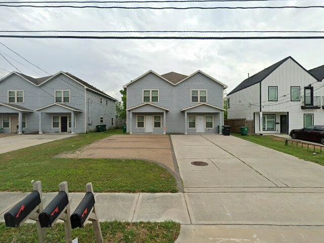 House image located at Springfield, VA 22153