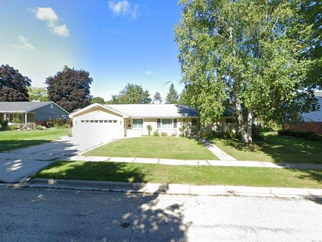 House image located at Cedarburg, WI 53012